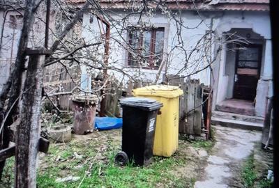 Casă cu Teren 372 Mp în Romanești - 2