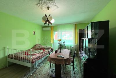 Apartament cu 3 camere de vanzare – zona Dallas, Aiud - 1