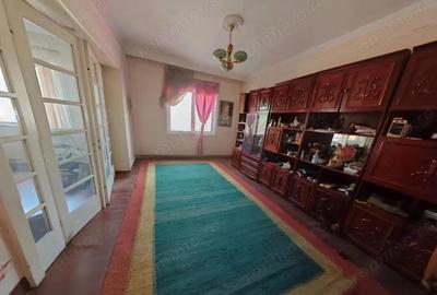 Nu doar o casa un univers de 16 incaperi, cu mansarda ?i pod care i?i lasa imagina?ia sa zboare! - 2