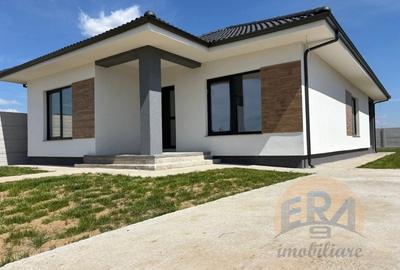Casă individuală cu 4 camere cu Canalizare în Calea Aradului - 2