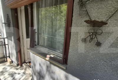 Apartament cu 4 camere semidecomandat în Micro 17