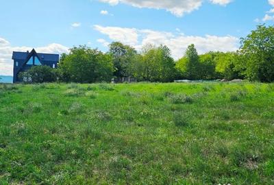 Teren de 1434 mp, în Vest