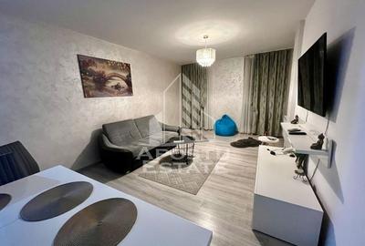 Apartament cu 3 camere semidecomandat, mobilat în Complex Studențesc