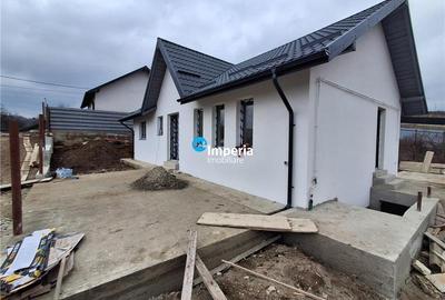 Casă individuală cu 3 camere cu Canalizare în Bucium - 2