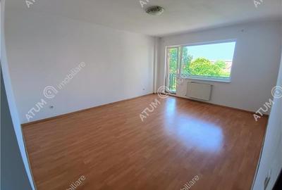 Apartament cu 3 camere decomandate balcon lift etaj 3 in zona Rahovei