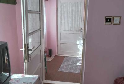 De inchiriat o camera la curte. - 7