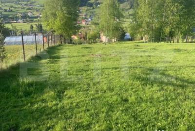 Teren de 2000 mp, în Central