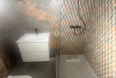 Duplex cu 4 camere cu Canalizare în Central - 15