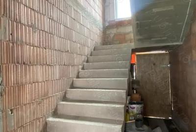 Zona Braytim, BLOC NOU, apartament 3 camere decomandat, etaj 1, 70 mp utili, pre? 2100 euro mp - 1