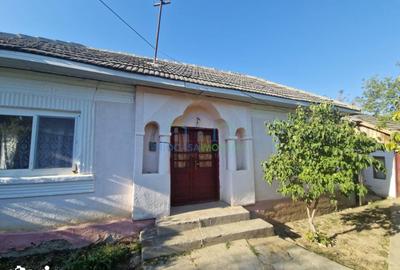 Casă cu 3 camere cu Teren 664 Mp în Gângiova - 4