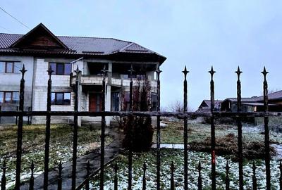 Casă cu 5 camere cu Teren 2220 Mp în Perșinari - 17