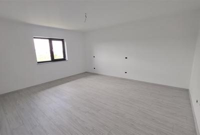 Persoana fizica-Casa 5 camere Visan Bucium,500 mp teren,Incalz. pard - 10