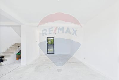 Vila cu 4 camere de vanzare- Darza -Crevedia - 15