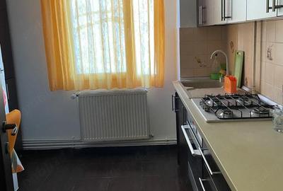 Apartament cu 3 camere semidecomandat, mobilat în Circumvalațiunii - 2