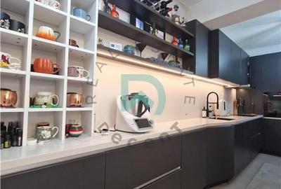 Penthouse, Qualis 2, Tractorul - 7