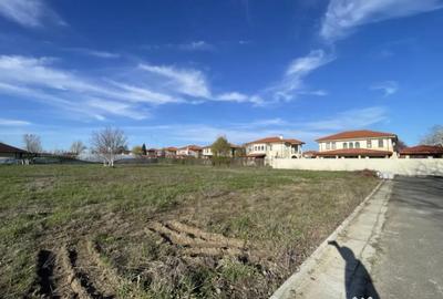 Teren de 2572 mp, în Domnești