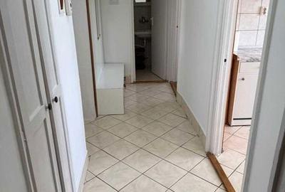 Apartament cu 3 camere semidecomandat în Central - 1