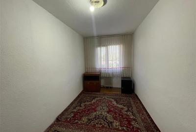 Apartament cu 3 camere semidecomandat în 23 August