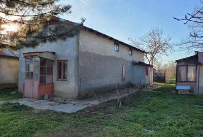 Casă în Brădeanu - 2