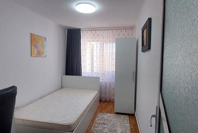 Apartament cu 3 camere semidecomandat în Central - 3