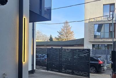 Casă individuală cu 4 camere cu Canalizare în Tineretului - 2