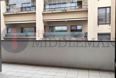 Apartament cu 4 camere, mobilat în Nordului