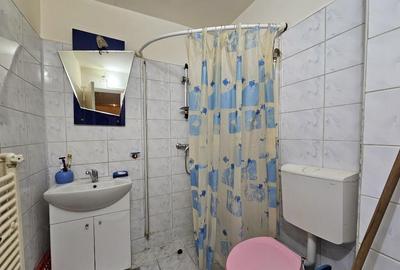 Apartament 4 camere , 2 bai,2 balcoane,etaj 2 - 2
