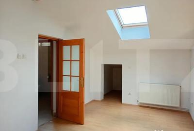 Spațiu comercial, de 375 mp, în Central - 9