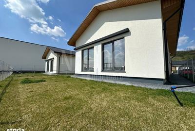 Casă cu 3 camere cu Canalizare în Sub Coastă - 9