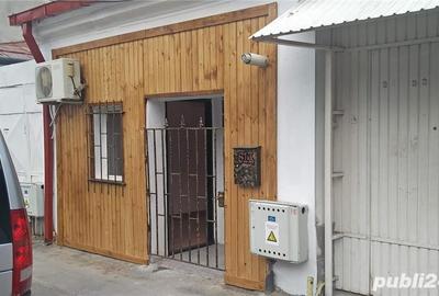 Casă individuală cu 3 camere semidecomandat cu Canalizare în 13 Septembrie - 1