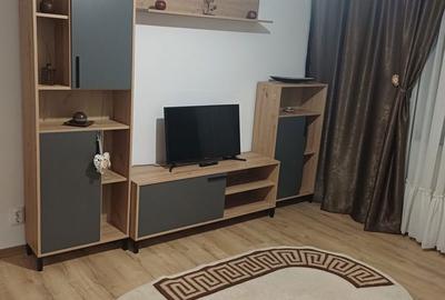Apartament cu 2 camere semidecomandat în Berceni