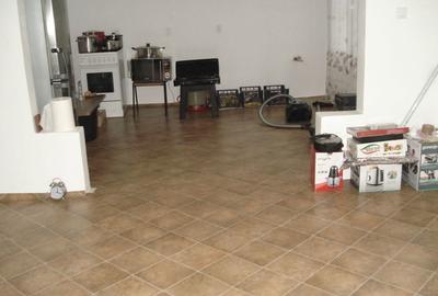 Apartament cu 3 camere decomandat în Șoimuș - 1