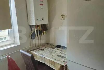 Apartament de vanzare, cu 2 camere, 33 mp, zona Piata 1 Mai - 10