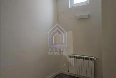 Spațiu comercial, de 250 mp, în Central - 13