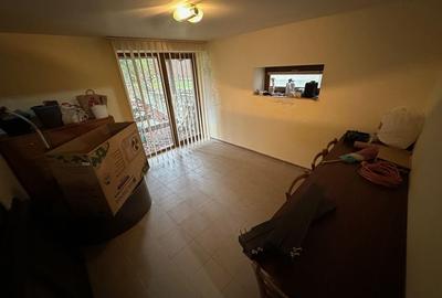 Casă / Vilă cu 6 camere în zona  Calea Aradului - 28