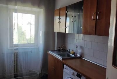Apartament cu 2 camere decomandat, mobilat în Nicolina