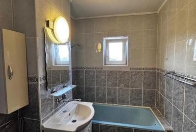 Apartament cu 3 camere decomandat, mobilat în Lăpuș Argeș - 5