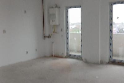 Apartament cu 2 camere decomandat în Uverturii - 3