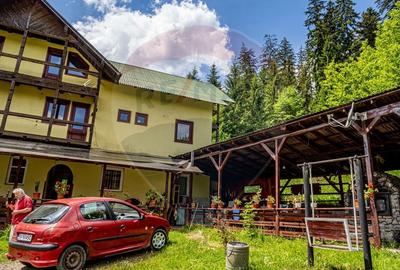 Vila / Pensiune cu 20 camere de vanzare in Campulung Moldovenesc, SV - 12