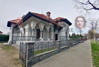 Casă individuală cu 5 camere în Central