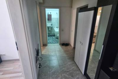 Apartament cu 2 camere semidecomandat în Berceni