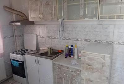 Apartament cu 2 camere semidecomandat în Mărăței