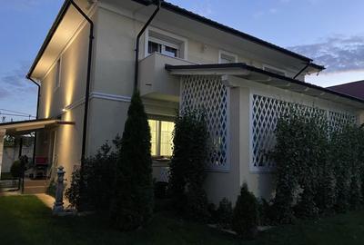 Casă cu 4 camere în Valea Adâncă