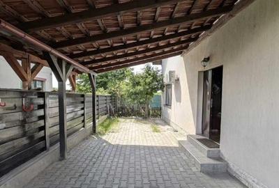 Casă cu 5 camere cu Teren 250 Mp în Florești