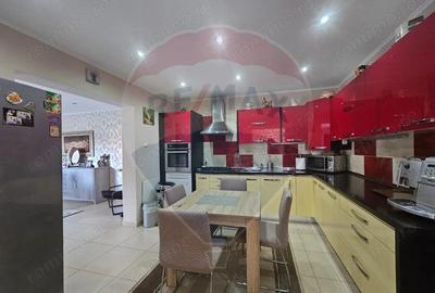 Casă cu Teren 350 Mp în Central - 12