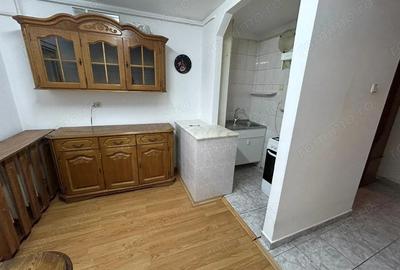 Apartament 3 camere, etaj 3 - zona Tolstoi - 1