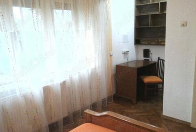 Vand nivel casa, in imobil triplex, cu curte auto si intrare separata, ultracentral, Brasov - 3