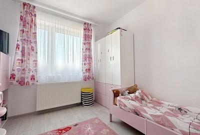 Apartament cu 3 camere decomandat, mobilat în Tractorul - 8