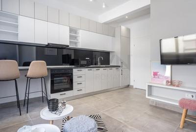 Apartament cu 6 camere decomandat, mobilat în P-ța Universității - 20
