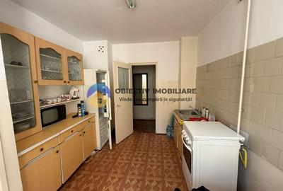 Apartament de vanzare 3 camere - Zona Centrala / Etaj 1 - 9